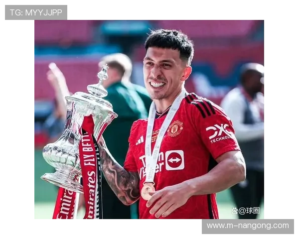 曼联后卫利桑德罗脚趾骨折，赛季报销