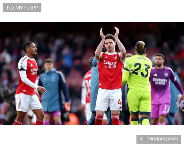 全场结束:阿森纳2-1战胜利物浦,萨卡点射制胜